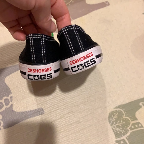 Kid’s shoes - Picture 4 of 5